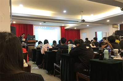 公司安排外出培訓(xùn)，我與斜齒行星減速機親密度再升級